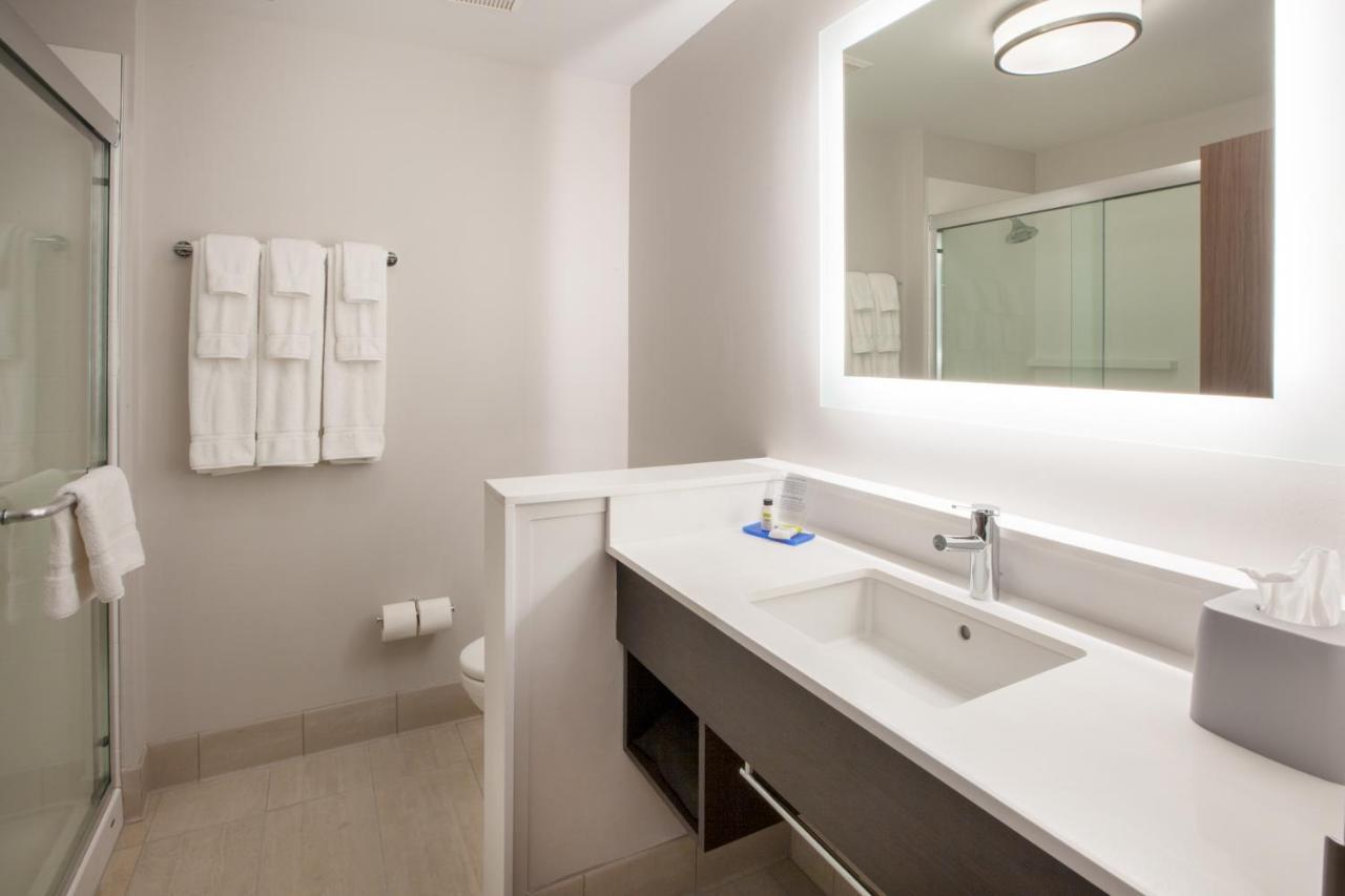 Holiday Inn Express & Suites - Chilliwack East An Ihg Hotel Екстериор снимка