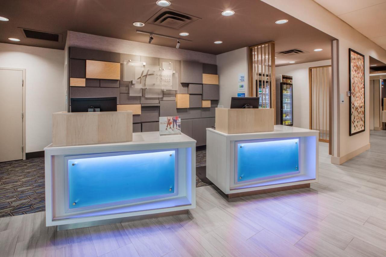 Holiday Inn Express & Suites - Chilliwack East An Ihg Hotel Екстериор снимка