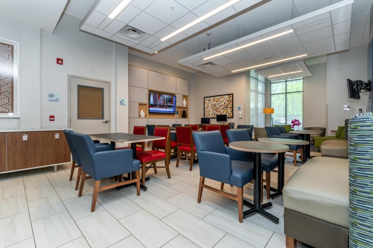 Holiday Inn Express & Suites - Chilliwack East An Ihg Hotel Екстериор снимка
